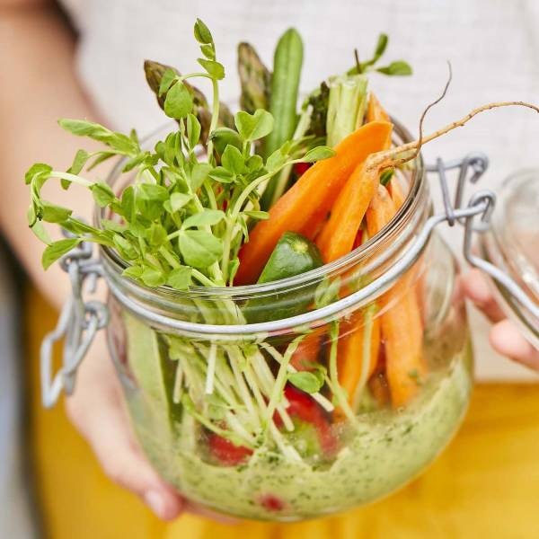 2004 herbed avocado hummus with crunchy vegies