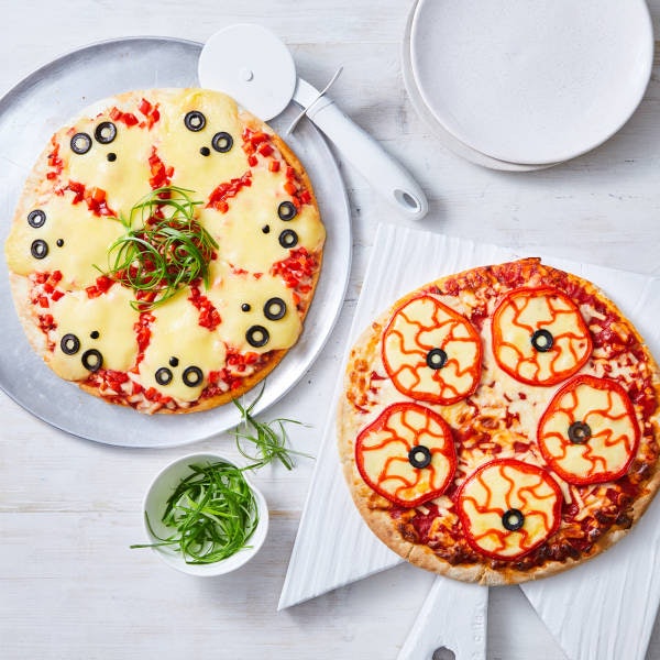 2010 ghost halloween pizza